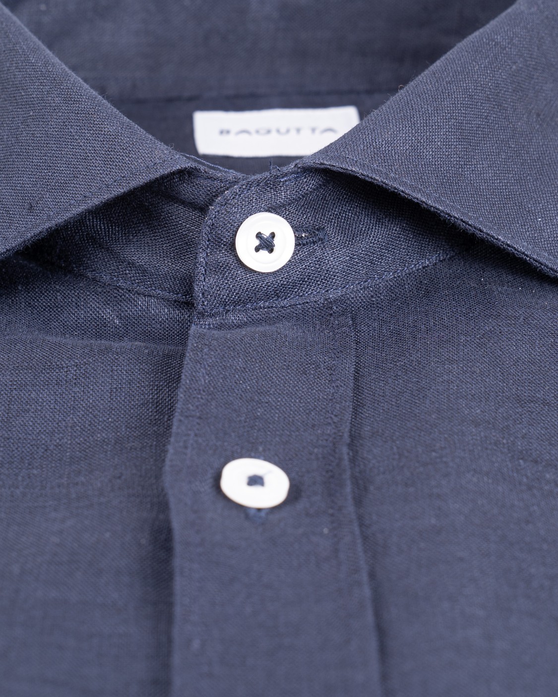shop BAGUTTA  Camicia: Bagutta camicia "Berlino" in lino.
Vestibilità regolare.
Collo alla francese.
Composizione: 100 % lino.
Made in Tunisia.. BERLINO T800-010 number 5589127